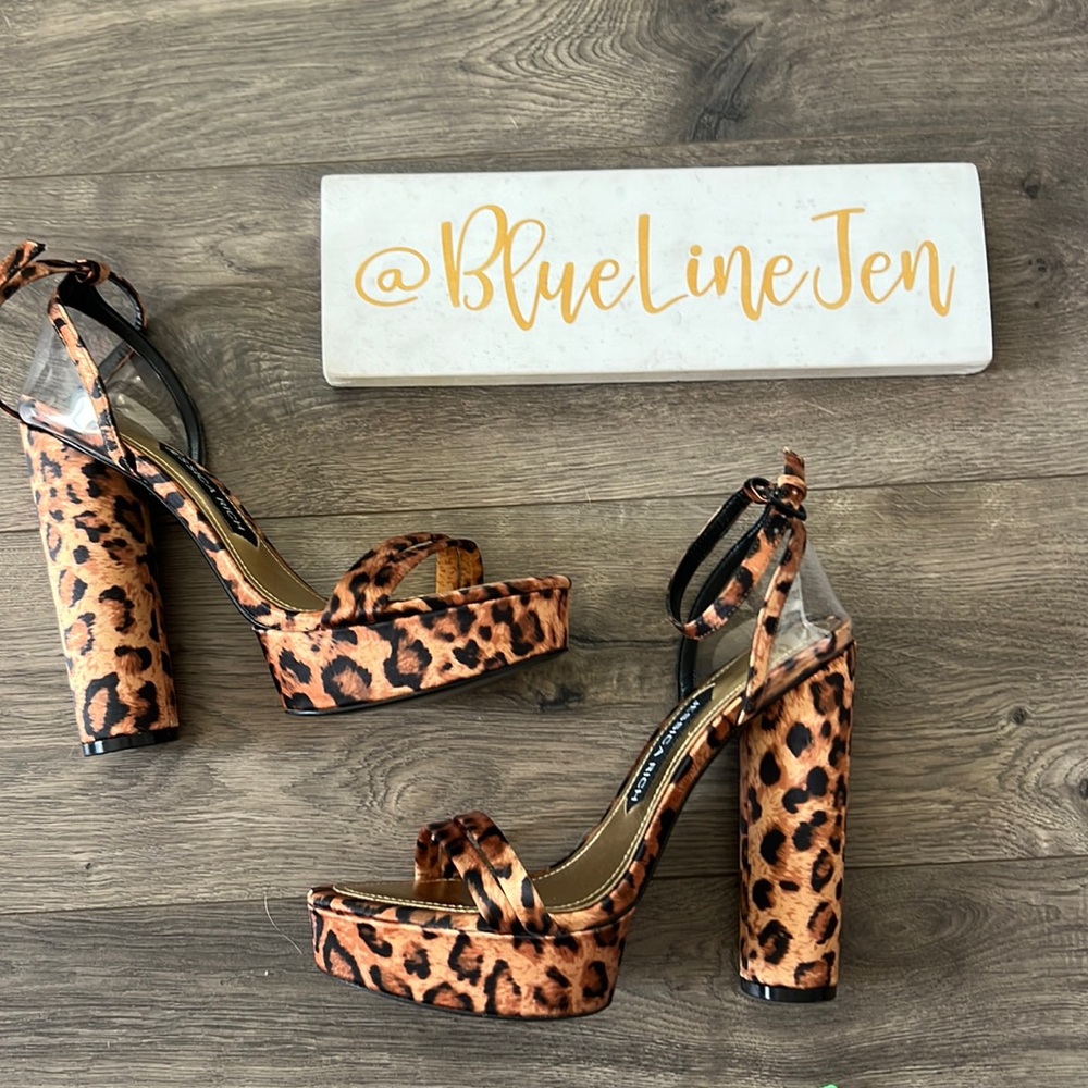 Jessica Rich Leopard Platforn Sandals NWOT